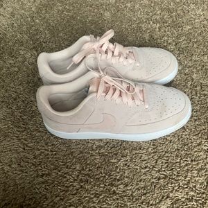 LIKE NEW NIKE COURT VISION SIZE 7